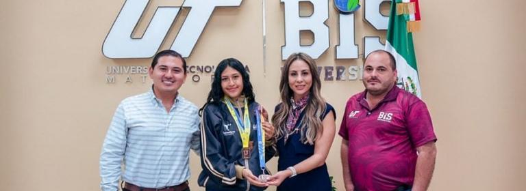 Conquista estudiante de la UTM triple oro en Torneo Preuniversitario de Taekwondo
