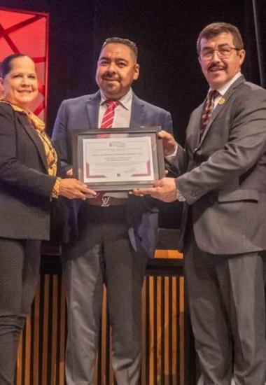 Entregan a la UAT nuevas certificaciones por su calidad educativa