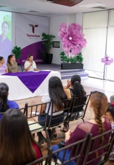 DIF Tamaulipas entrega la beca “Tamaulipas te agradece” a 200 jóvenes de 39 municipios