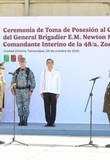 Asiste gobernador Américo Villarreal a toma de protesta del comandante interino de la 48 Zona Militar