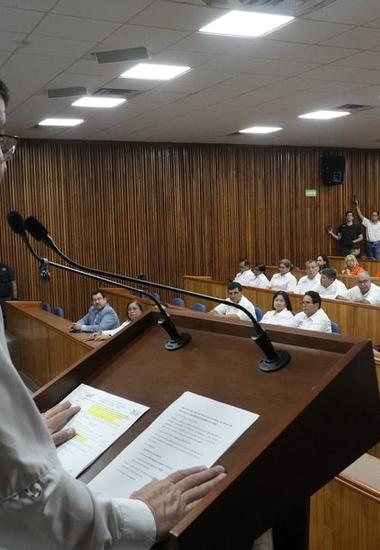 UAT y Secretaría de Educación entregan más de 8 000 becas a universitarios