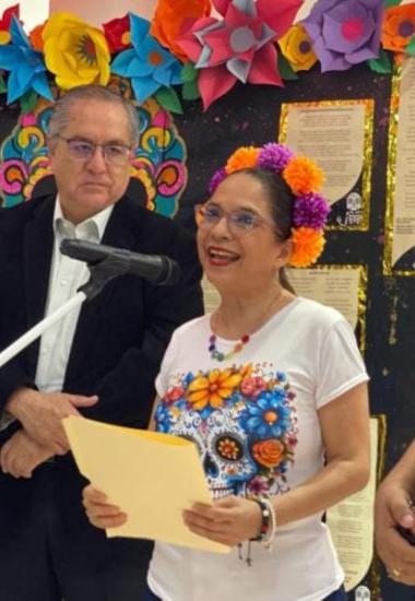 Celebran tradiciones en Torre Gubernamental con emotiva ceremonia y ofrenda en Día de Muertos