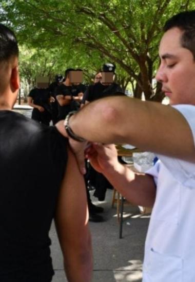 Inicia SSPT campaña de vacunación para personal operativo y administrativo