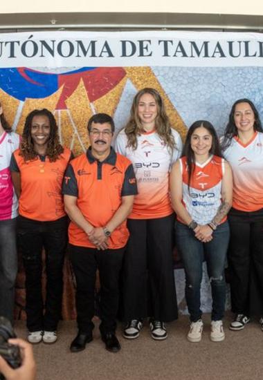 Preside Dámaso Anaya la presentación del CorreBasket Femenil