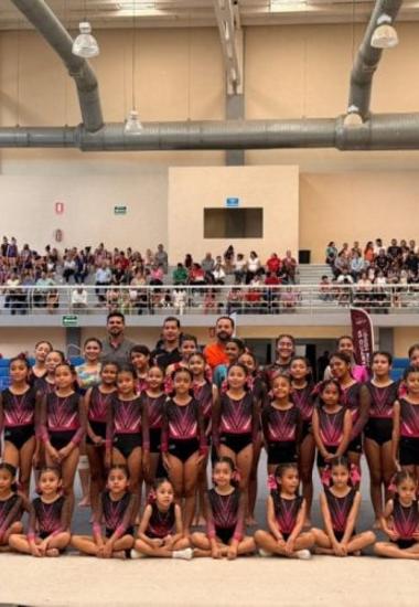Entrega Gobierno de Tamaulipas equipo de gimnasia artística a atletas de la Unidad Deportiva Tampico