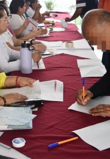 Inicia SSPT entrega de becas para fortalecer la educación de servidores públicos y sus familias