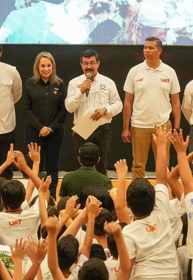 Clausura el rector Dámaso Anaya exitoso campamento infantil de la UAT